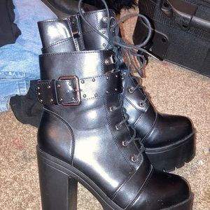 Size 7 black wedged heels